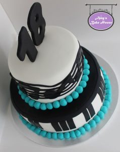 MusicNoteBirthdayCake (4)