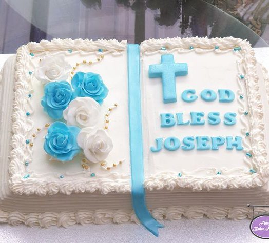 Baptism cake made with white chocolat