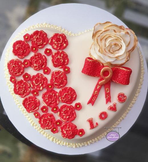 Wedding Anniversary Handcrafted Red Flowers Cake